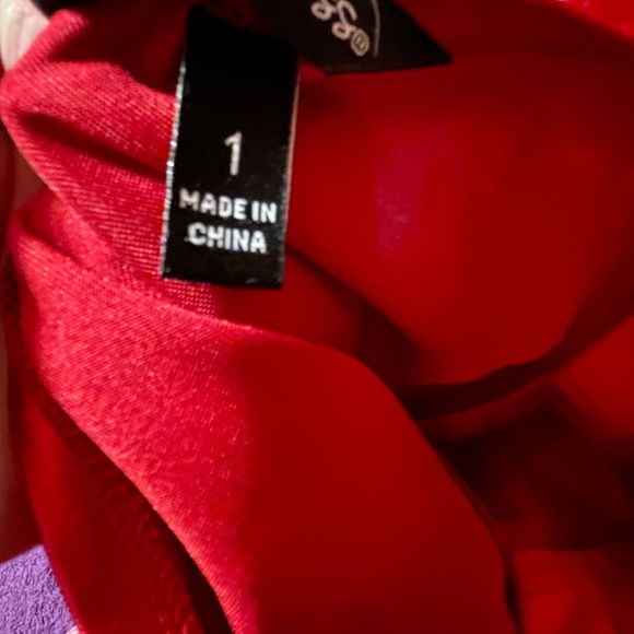 Red V-Neck Sheath Cocktail Dress - Picture 4 of 4